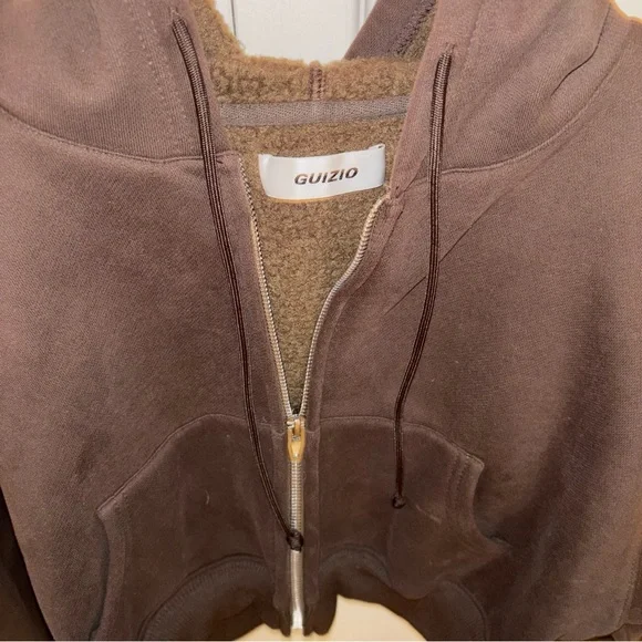 GUIZIO Cropped Hoodie - Picture 4 of 5